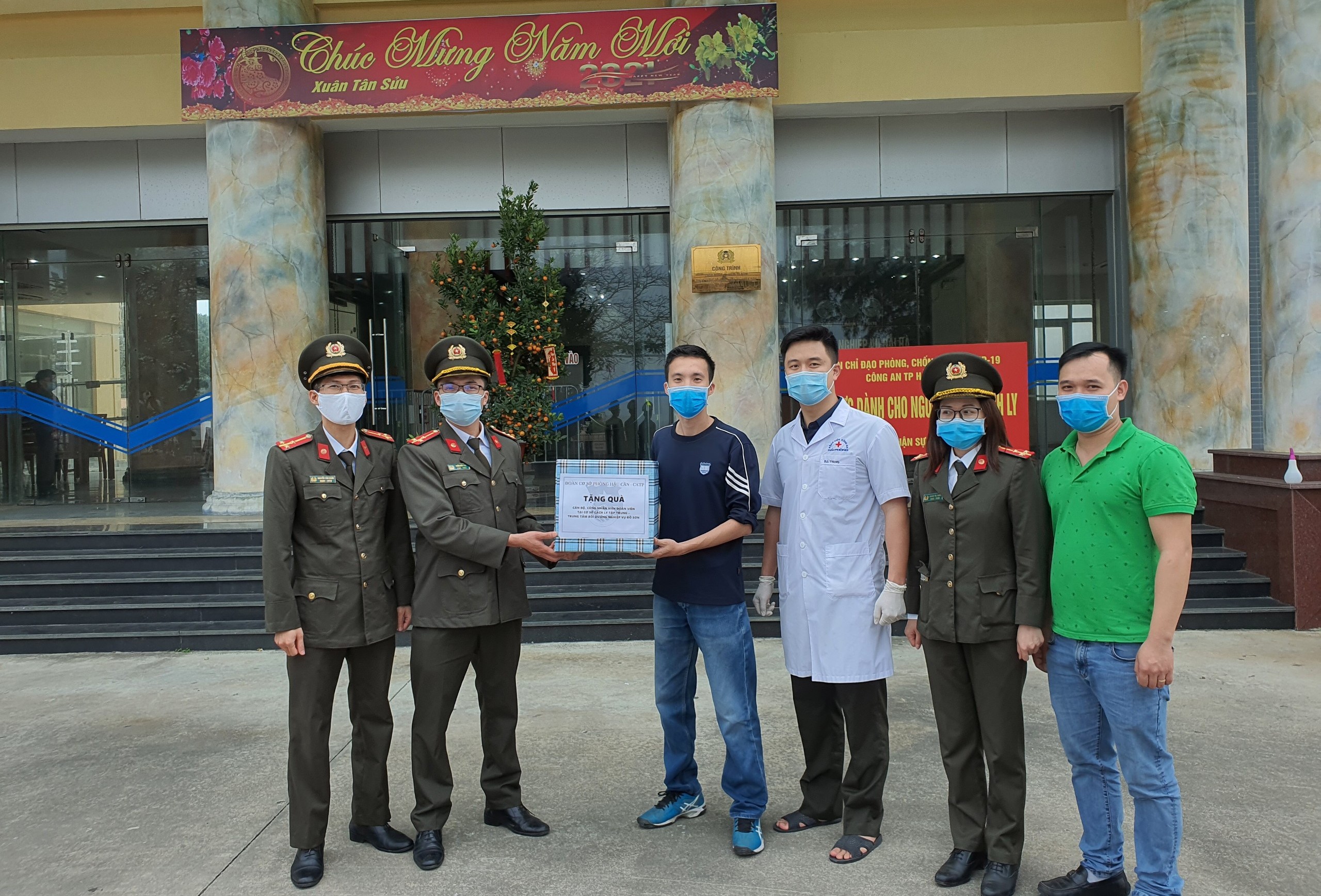 Đoàn thanh niên - Phòng Hậu cần CATP động viên cán bộ, đoàn viên tham gia phòng, chống dịch Covid - 19